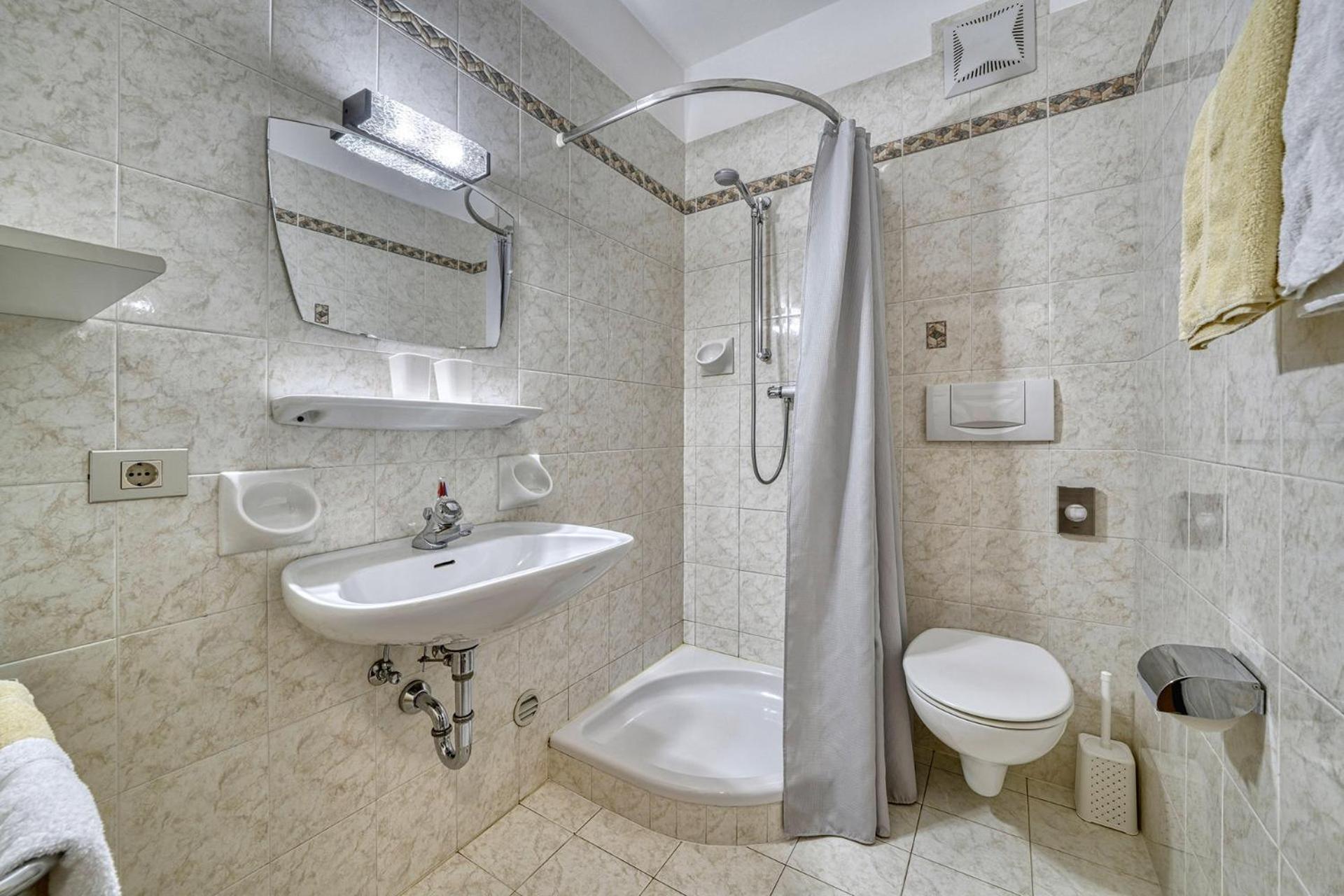 Hotel Josefsheim Lana Esterno foto